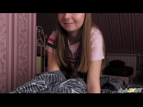 ❤️ בלאָנדי סאַקס די BFF ס דיפּלי און באַקומען קום אין איר מויל האָמעמאַדע פּאָרן ביי אונדז