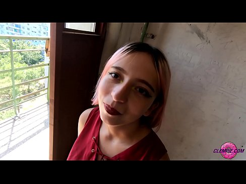 ❤️ סענסואַל תּלמיד סאַקס אַ פרעמדער אין די אָוטבאַקק - מיט זיין פּנים האָמעמאַדע פּאָרן ביי אונדז